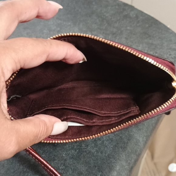 NWOT Coach Metallic Red Wristlet - Picture 2 of 4